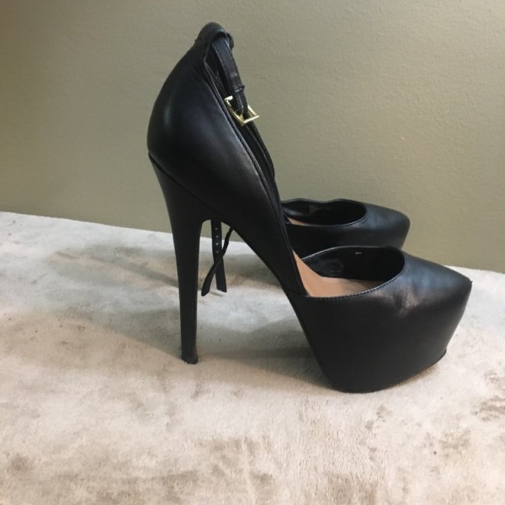 Steve Madden Heel, Size 7.5, $25